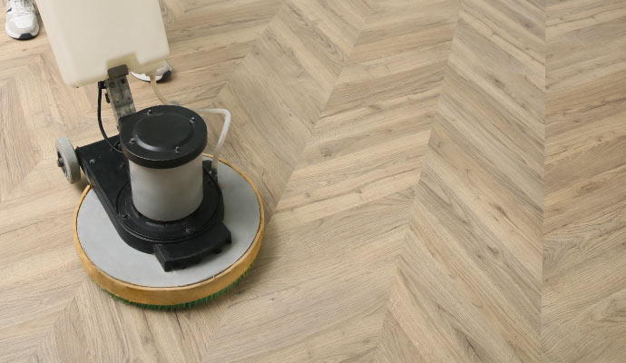 cleaning laminate floor using a machine